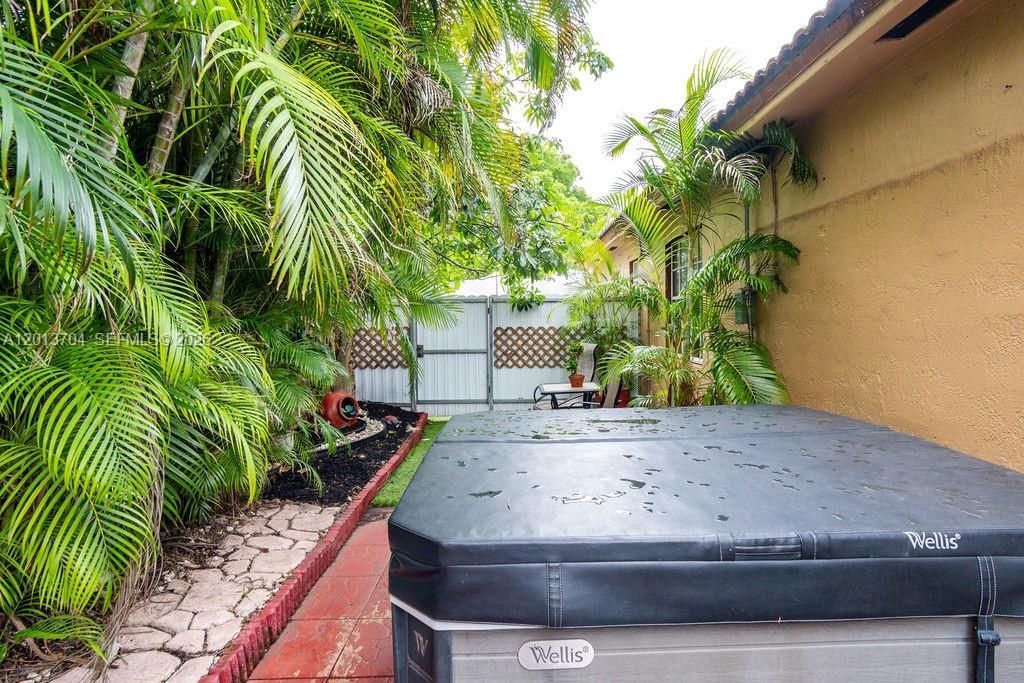 7411 W 33rd Ave, Hialeah, FL 33018 Photo