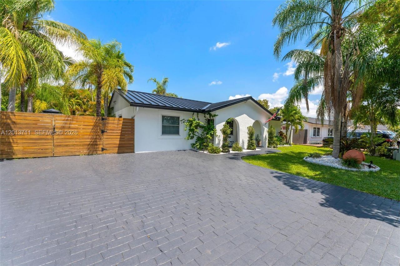 6651 SW 148th Court , Miami, FL 33193 Photo