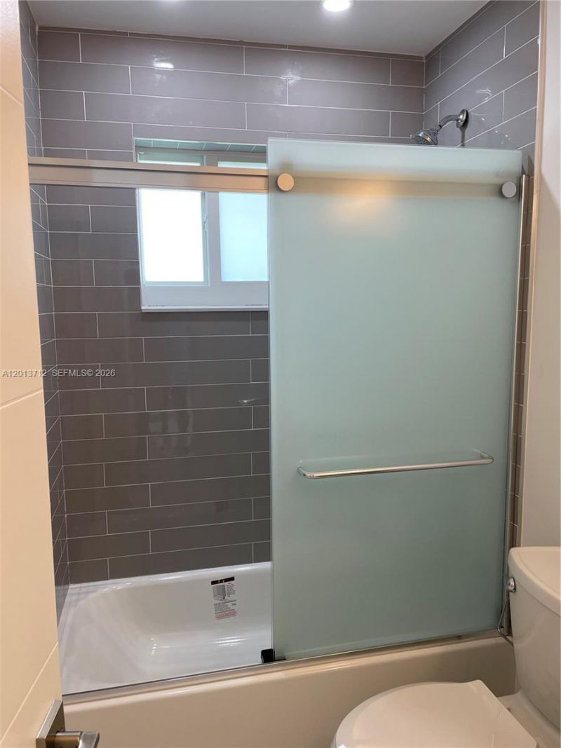 6820 SW 13th Ter , Unit 6820, Miami, FL 33144 Photo