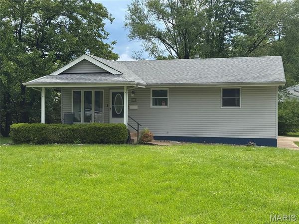 130 Florissant Park Drive, Florissant, MO 63031
