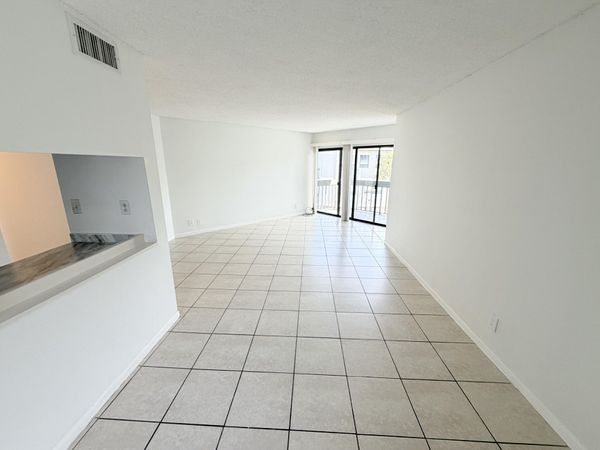 1950 N Congress Avenue, Unit 404, West Palm Beach, FL 33401
