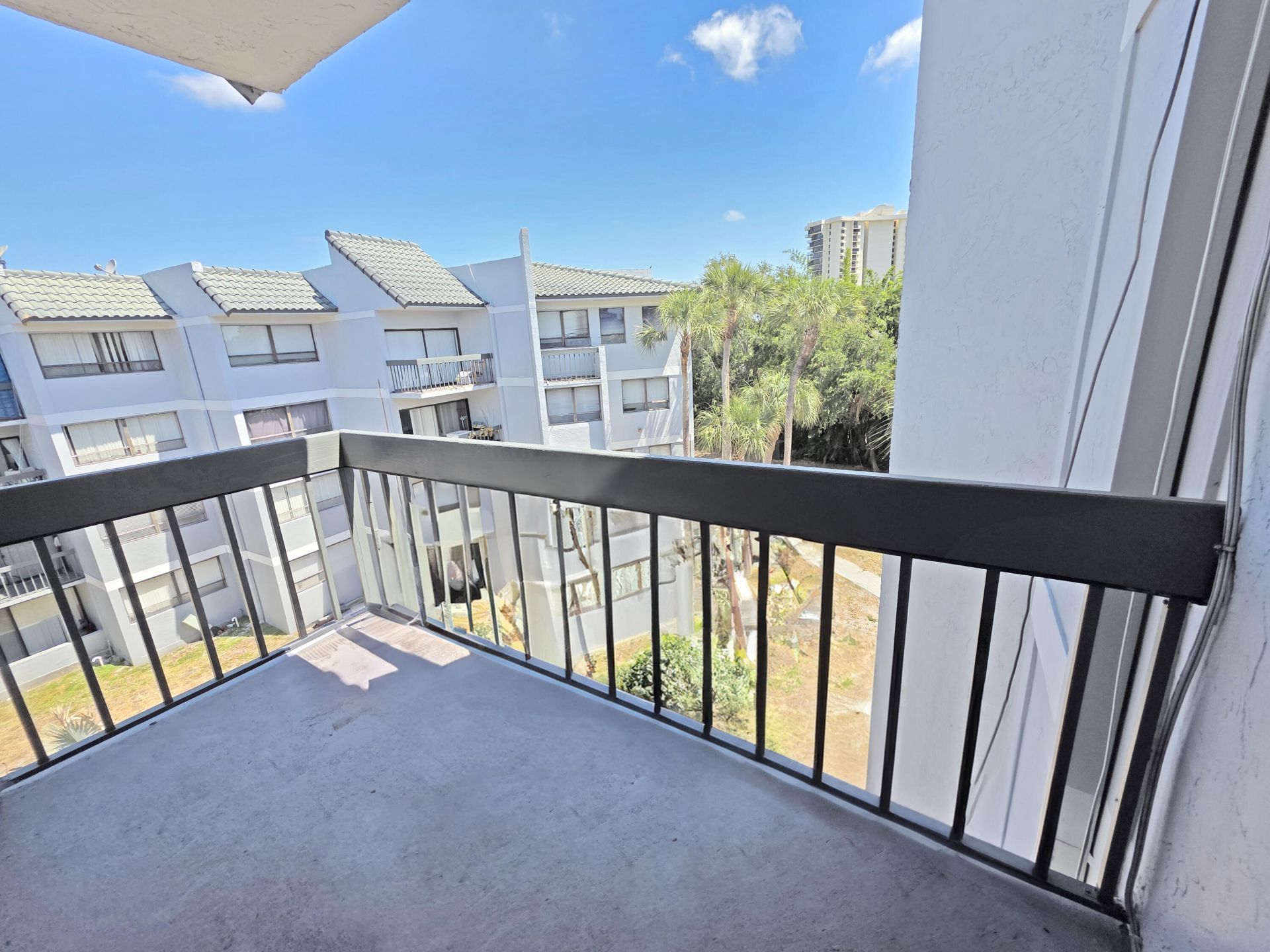 1950 N Congress Avenue, Unit 404, West Palm Beach, FL 33401 Photo