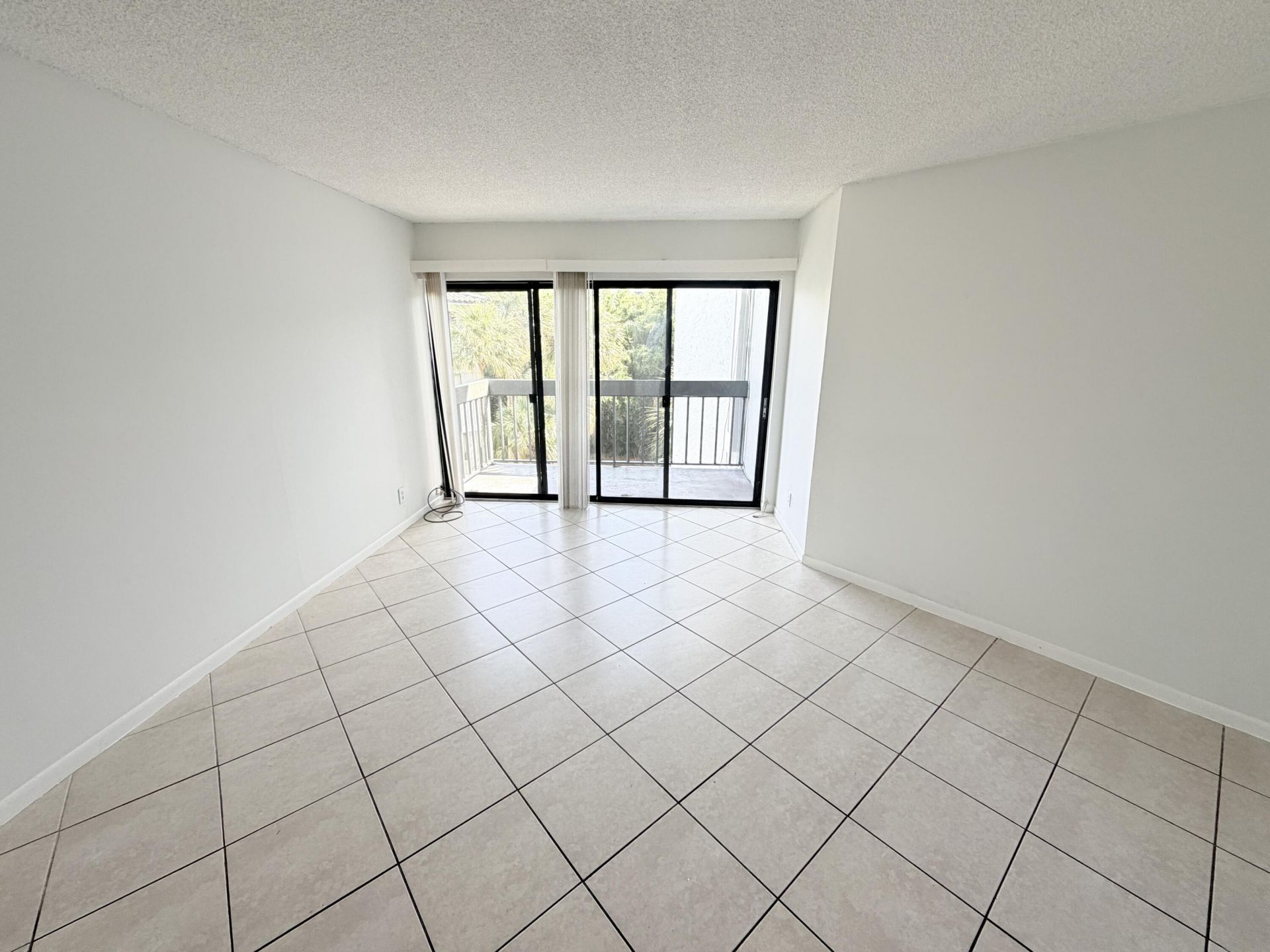 1950 N Congress Avenue, Unit 404, West Palm Beach, FL 33401 Photo