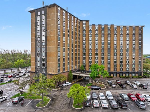 1 Renaissance Place , Unit 1105, Palatine, IL 60067