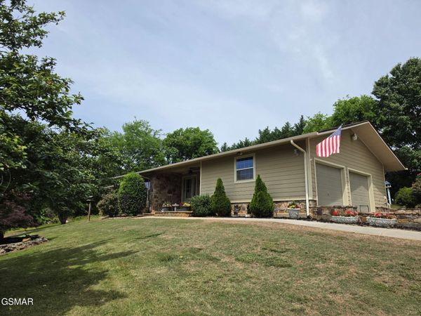 1479 Wendron Moors Drive, Sevierville, TN 37862