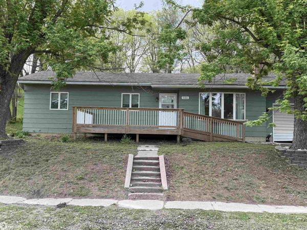 111 Kells Avenue, Melrose, IA 52569