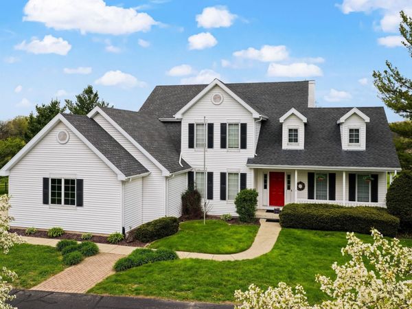 5 Shady Willow Road, Brooklyn, WI 53521