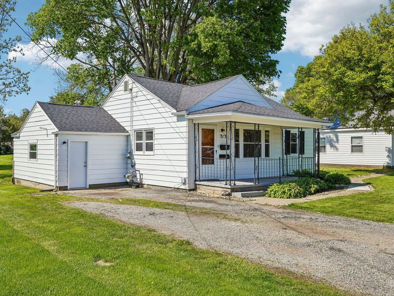 717 W Light Street, Urbana, OH 43078 Photo 2