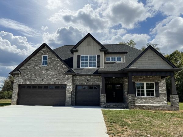 216 Spring House Dr, Manchester, TN 37355