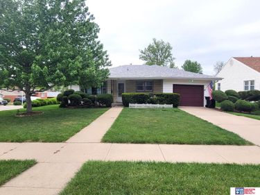 456 N Columbia Avenue , Seward, NE 68434
