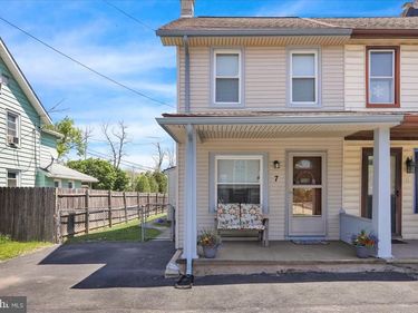7 SEYFERT DRIVE, BIRDSBORO, PA 19508