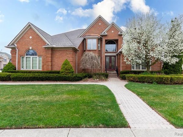 49759 Lakebridge Drive , Shelby Twp, MI 48315