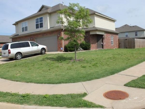 824 Oakwood Court , Centerton, AR 72719