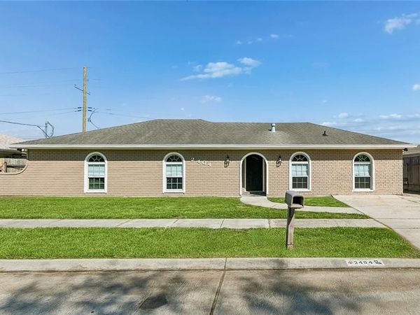 2404 MERAUX Lane , Violet, LA 70092