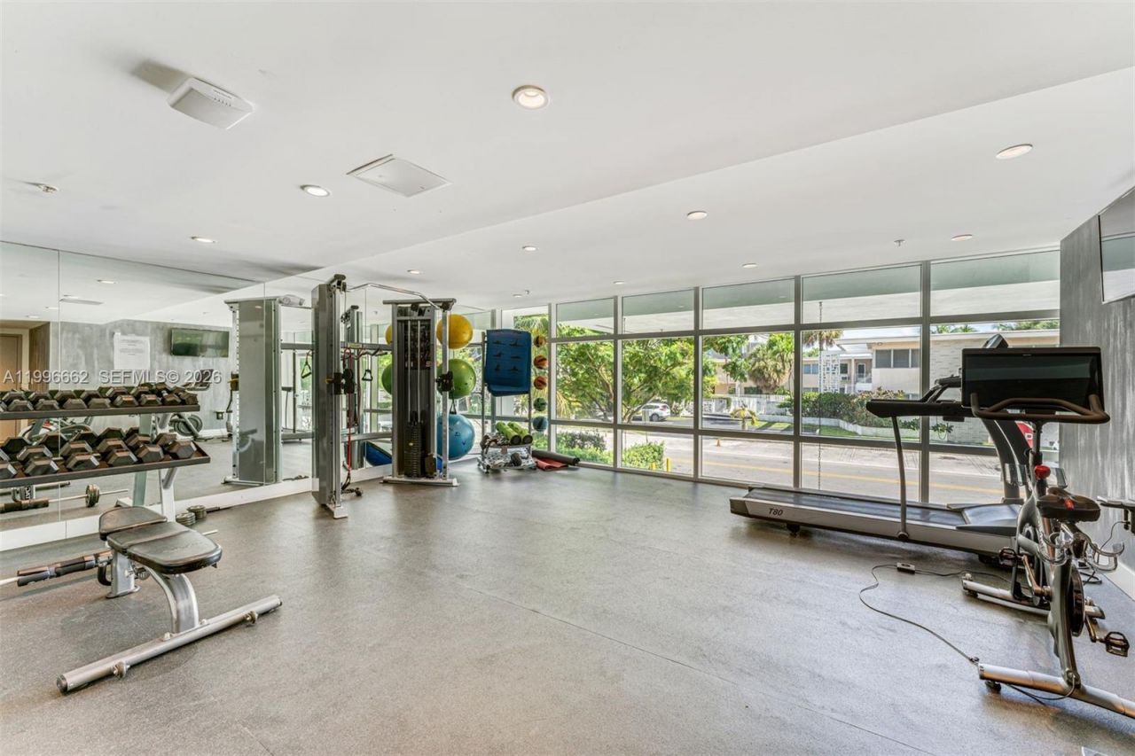 1150 102nd St , Unit 406, Bay Harbor Islands, FL 33154 Photo