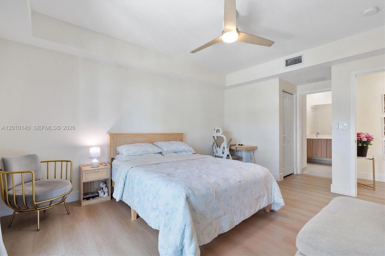 8368 Central Park Blvd, Doral, FL 33166 Photo