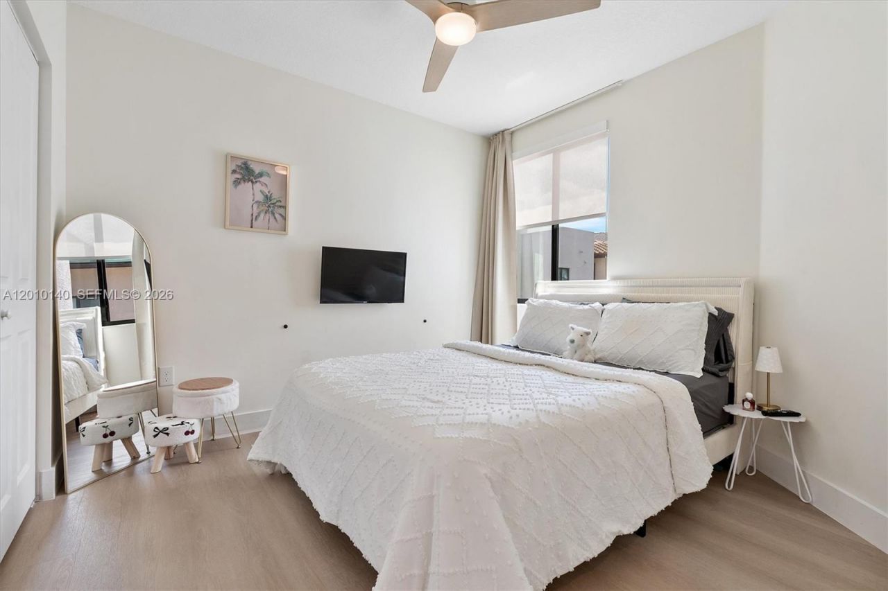 8368 Central Park Blvd, Doral, FL 33166 Photo