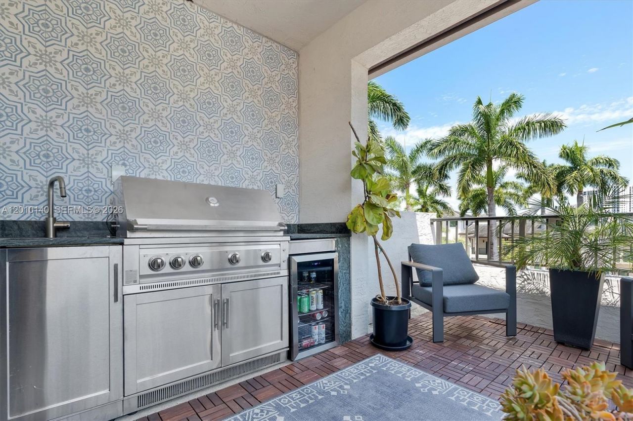 8368 Central Park Blvd, Doral, FL 33166 Photo