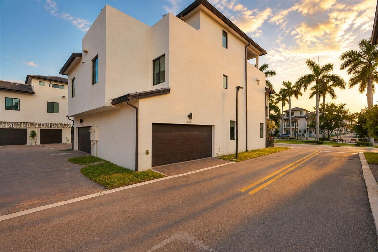 8368 Central Park Blvd, Doral, FL 33166 Photo