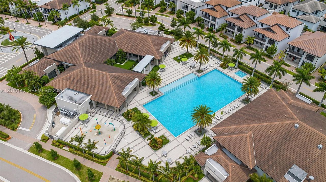 8368 Central Park Blvd, Doral, FL 33166 Photo