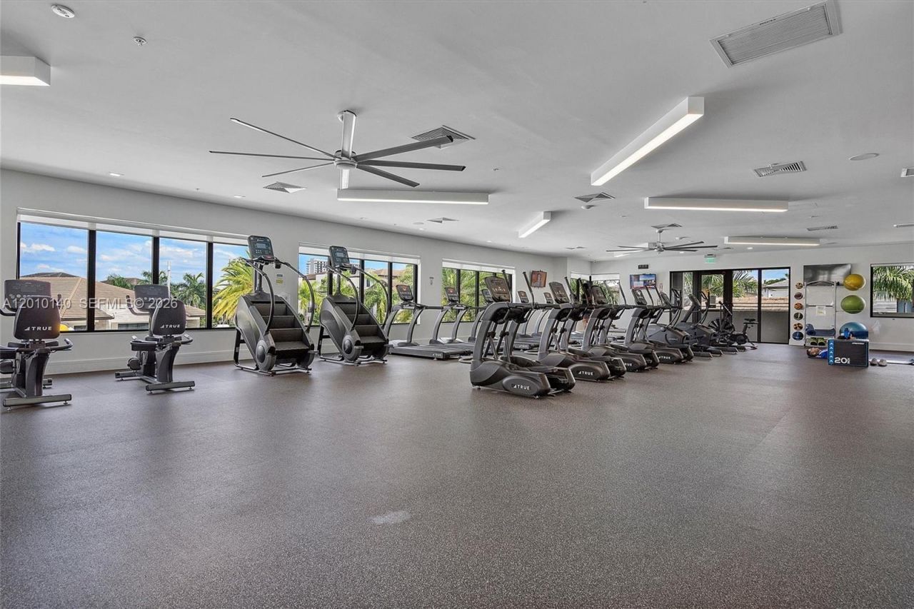 8368 Central Park Blvd, Doral, FL 33166 Photo