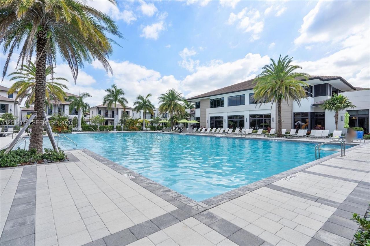 8368 Central Park Blvd, Doral, FL 33166 Photo