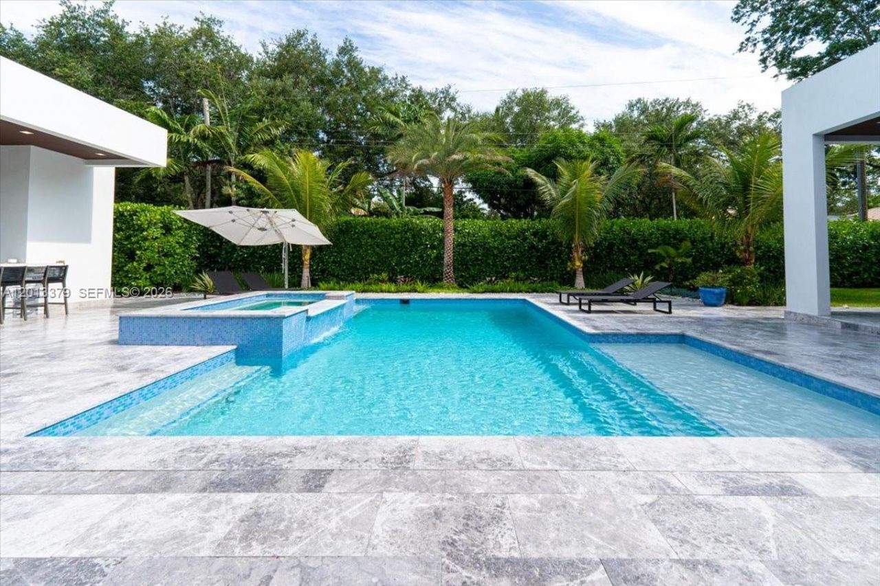6785 SW 99th Ter, Pinecrest, FL 33156 Photo