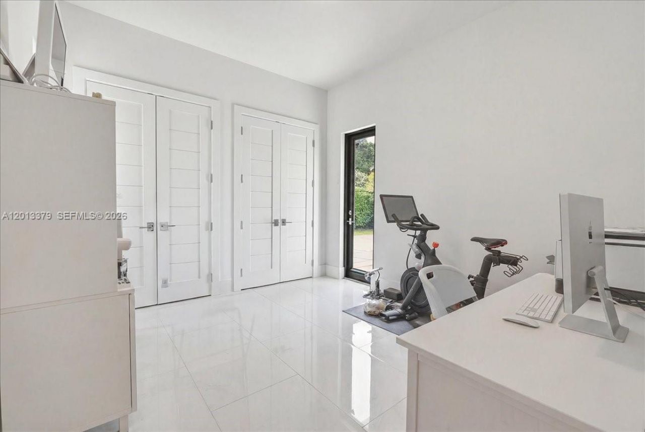 6785 SW 99th Ter, Pinecrest, FL 33156 Photo