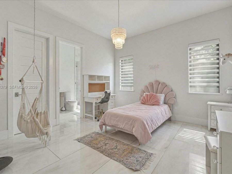 Property Image 61