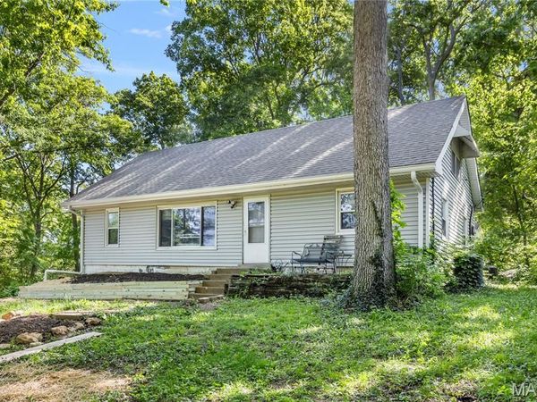 17 Robin Lane, Fenton, MO 63026
