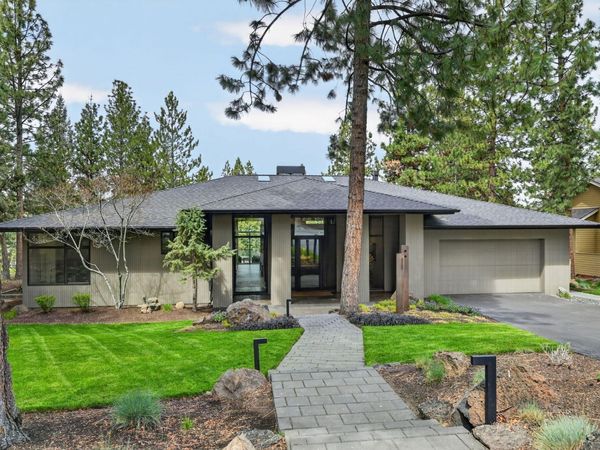 2600 NW Champion Circle, Bend, OR 97703