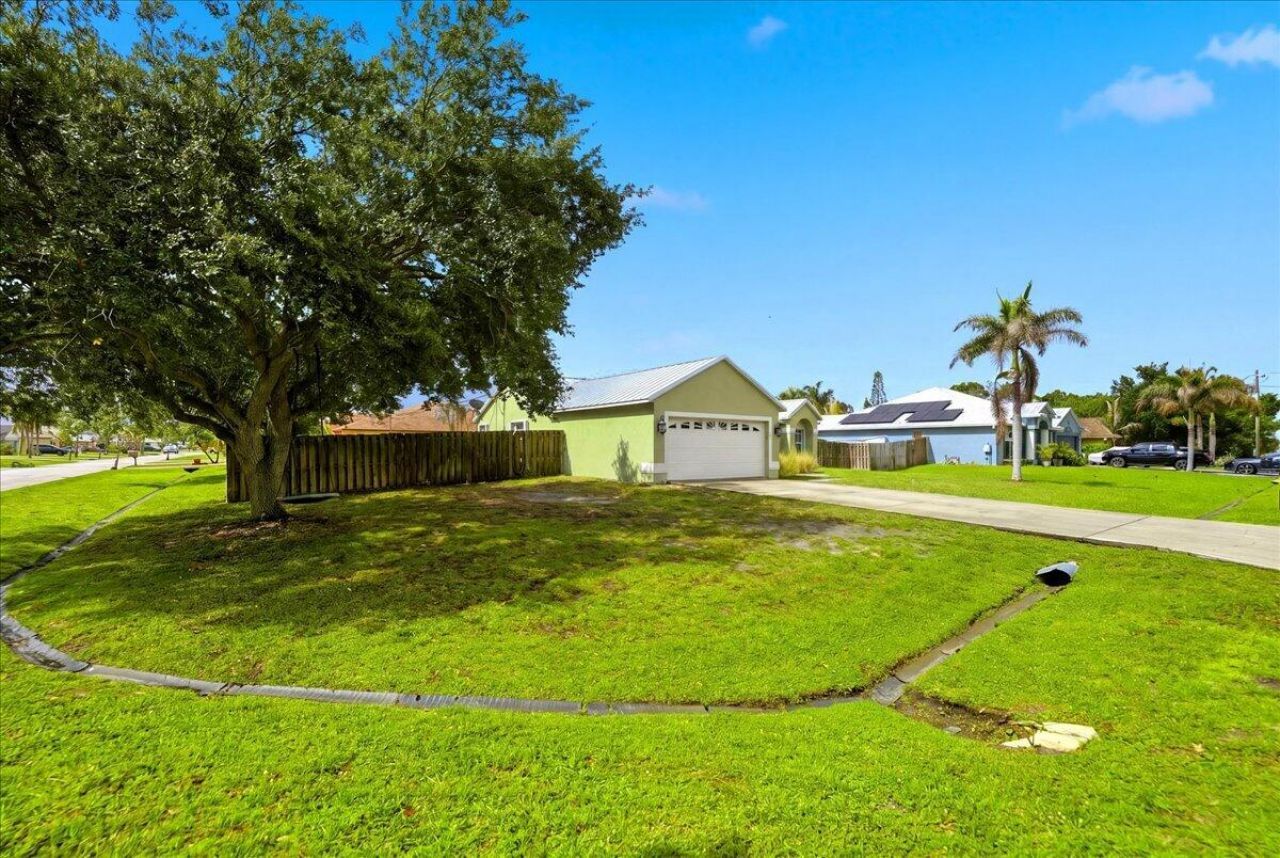6208 NW Kukui Court, Port Saint Lucie, FL 34983 Photo