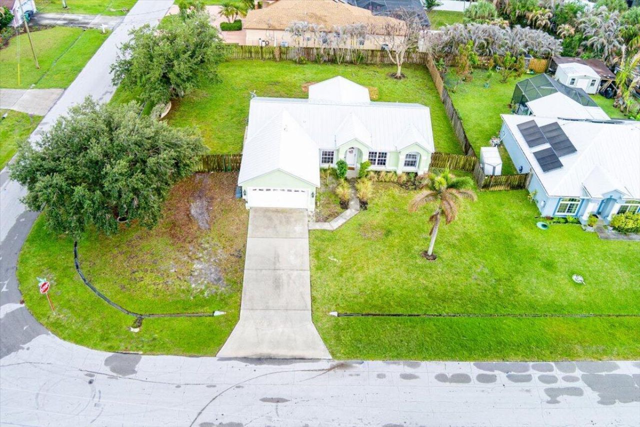6208 NW Kukui Court, Port Saint Lucie, FL 34983 Photo