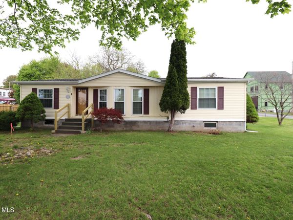 11 East Street, Schaghticoke, NY 12154