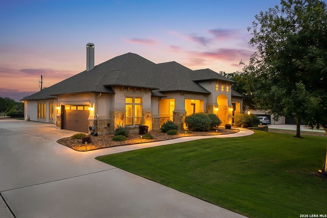 2330 Haven Bluff Ct, New Braunfels, TX 78132 Main Photo