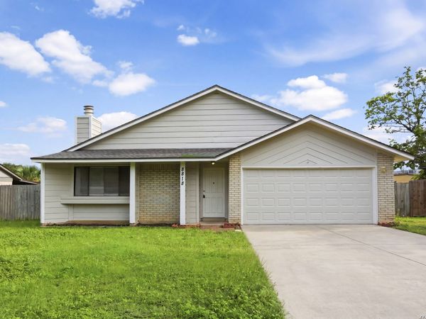 8818 RIDGE GATE ST, San Antonio, TX 78250