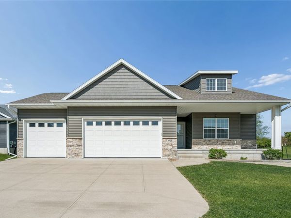 3520 Royal Drive SW, Cedar Rapids, IA 52404