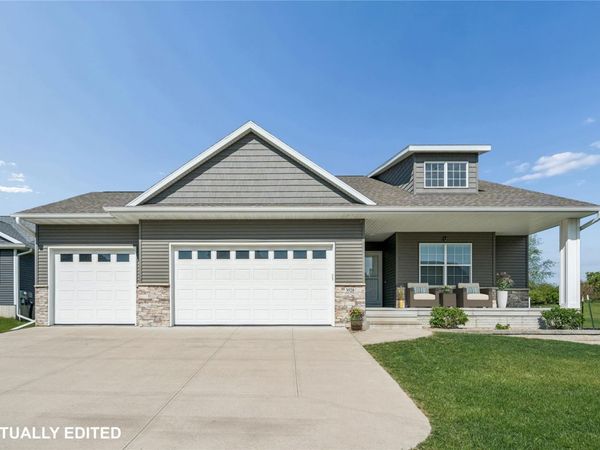 3520 Royal Drive SW, Cedar Rapids, IA 52404