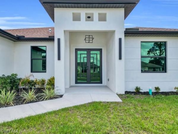 3003 52nd ST W, LEHIGH ACRES, FL 33971