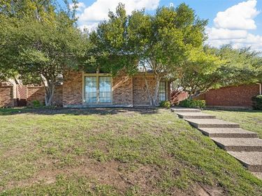 4033 Saint Christopher Lane, Dallas, TX 75287