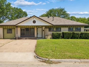 4613 Emerson Street, Fort Worth, TX 76119