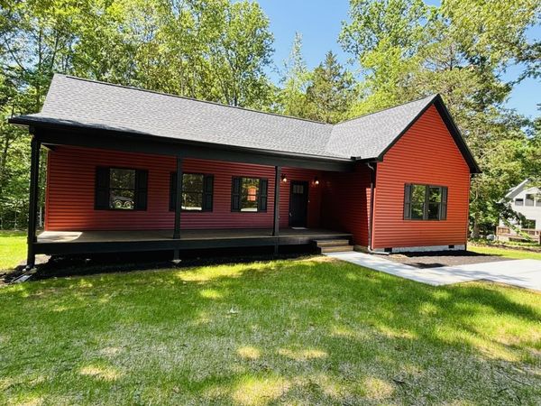 130 Deerwood Ct , Dickson, TN 37055