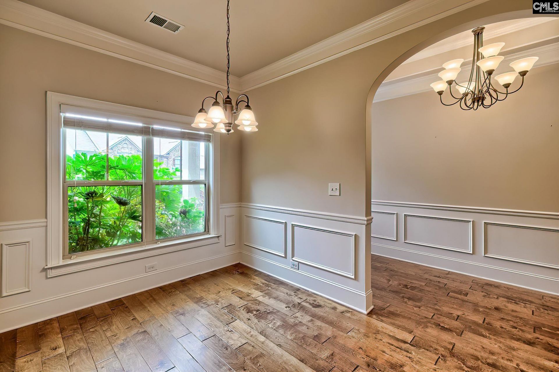 109 Saks Avenue  Photo 10