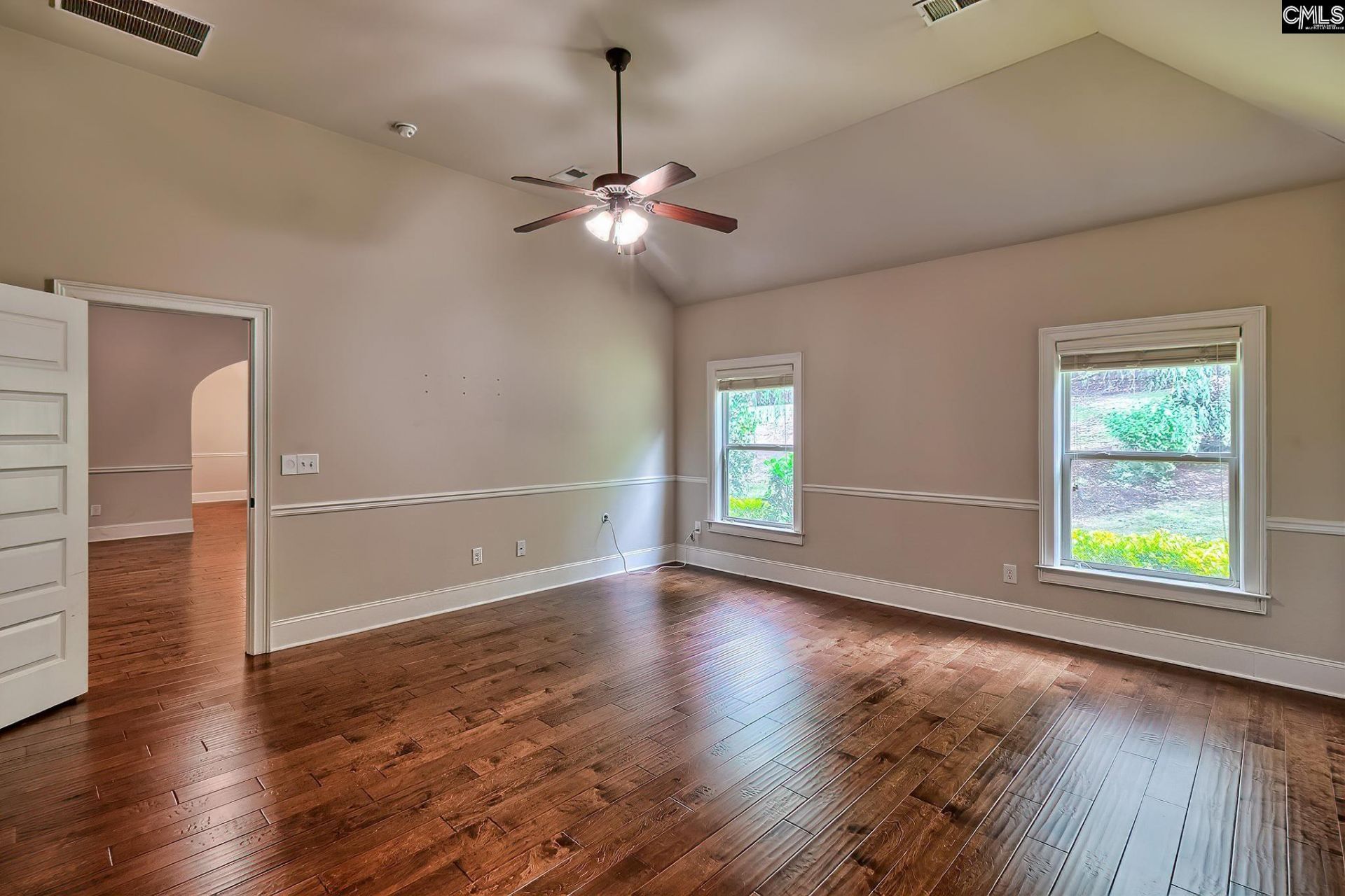 109 Saks Avenue  Photo 18
