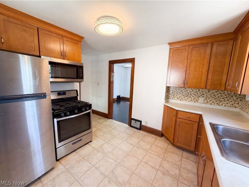 384 Mildred Street, Painesville, OH 44077 Photo 9