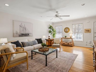 164 Queen Street, Charleston, SC 29401