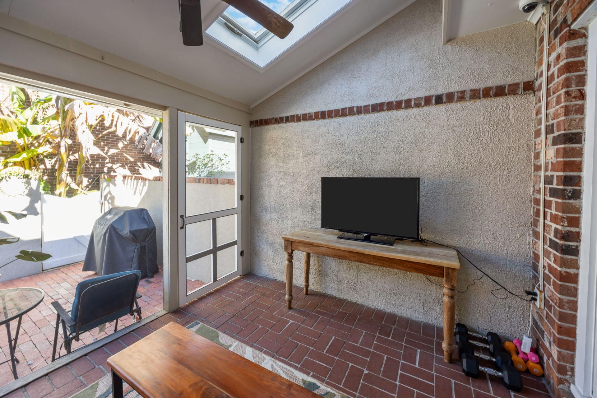 164 Queen Street Photo 18