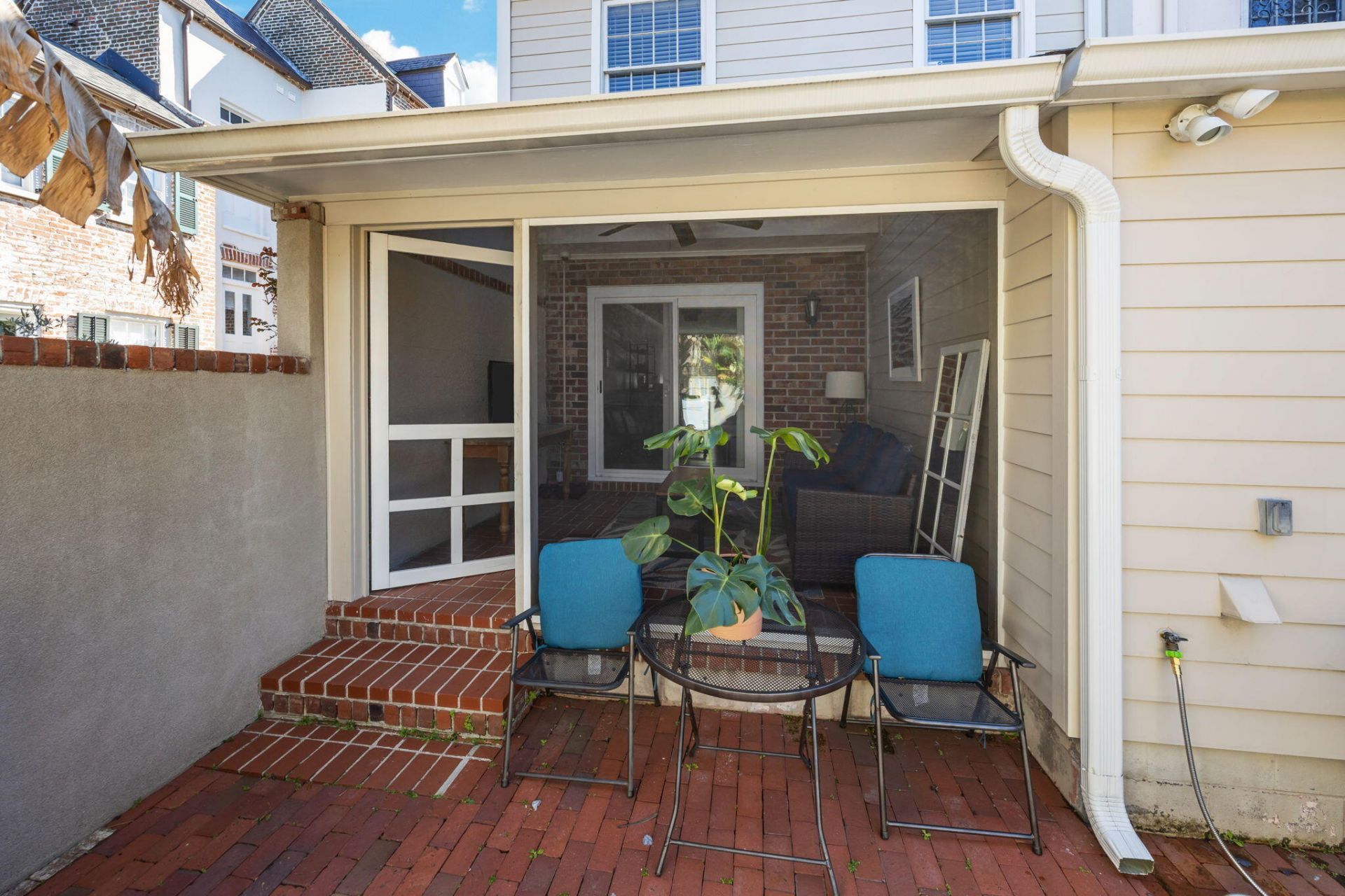 164 Queen Street Photo 21