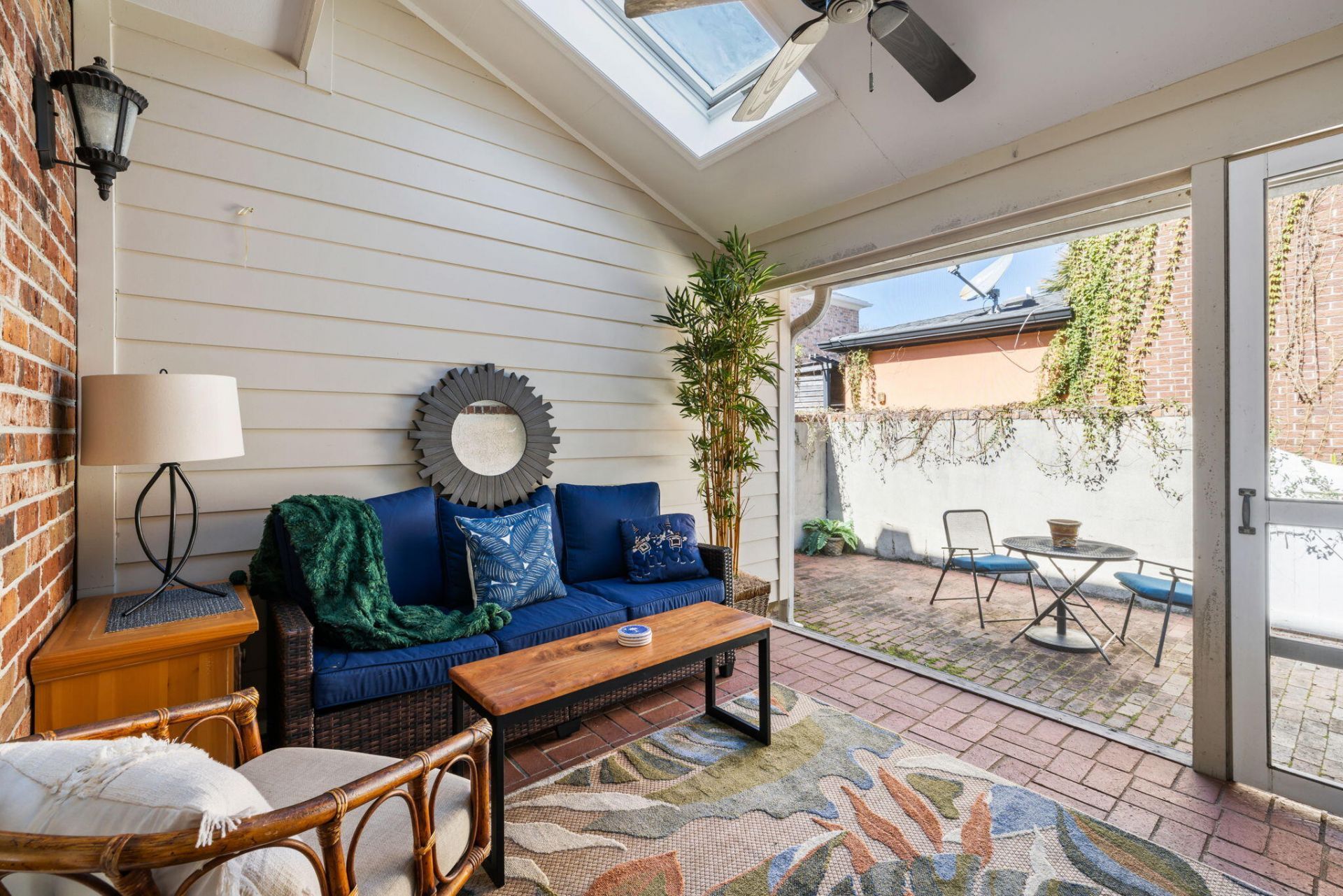 164 Queen Street Photo 6