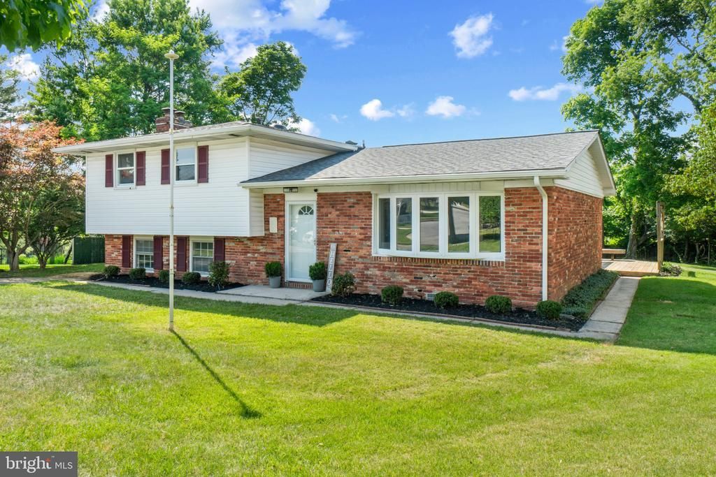 430 Pleasant Villa Avenue, Baltimore, MD 21228 Main Photo